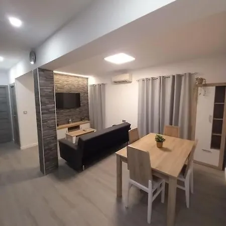 Family Flat Close To The Centre-v-estrell *