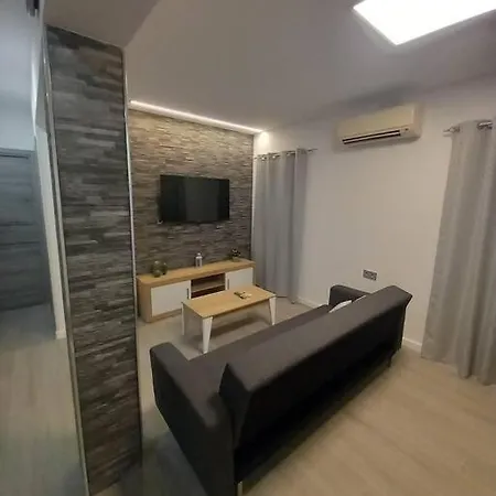 Family Flat Close To The Centre-v-estrell *
